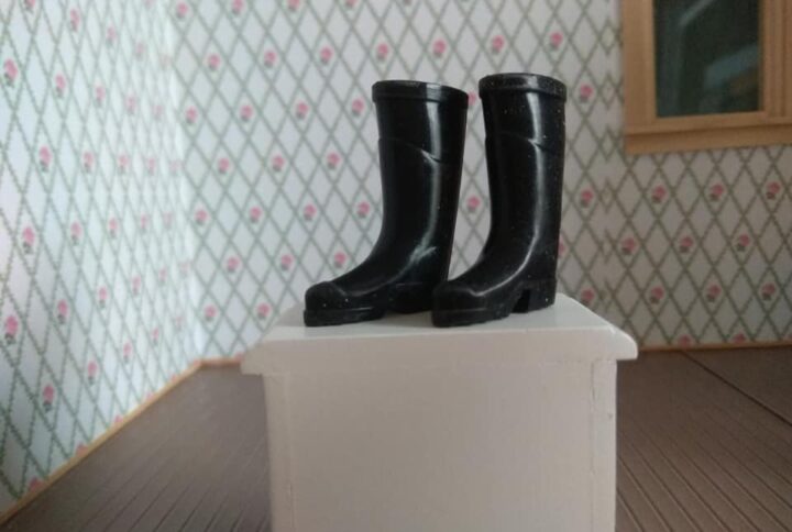 schwarze stiefel 1:12