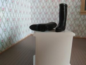 schwarze stiefel 1:12
