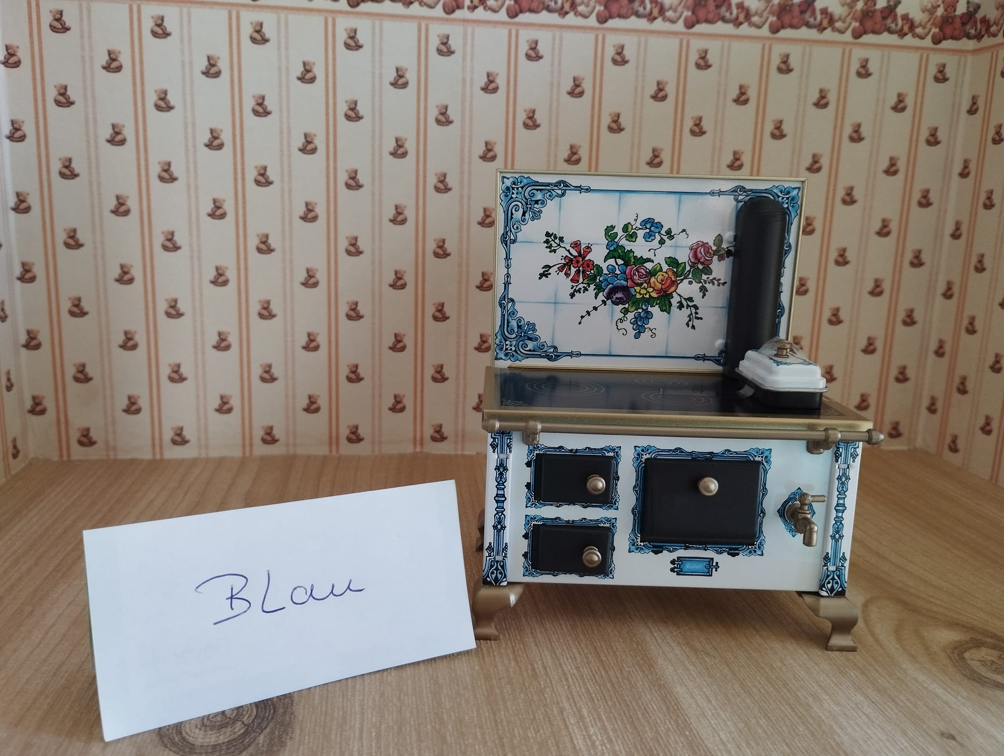 Miniaturofen “Blau” ohne Zubehör 1:12 für das Puppenhaus