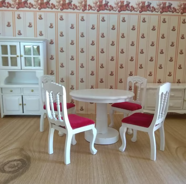 weisses Esszimmer für das Puppenhaus
