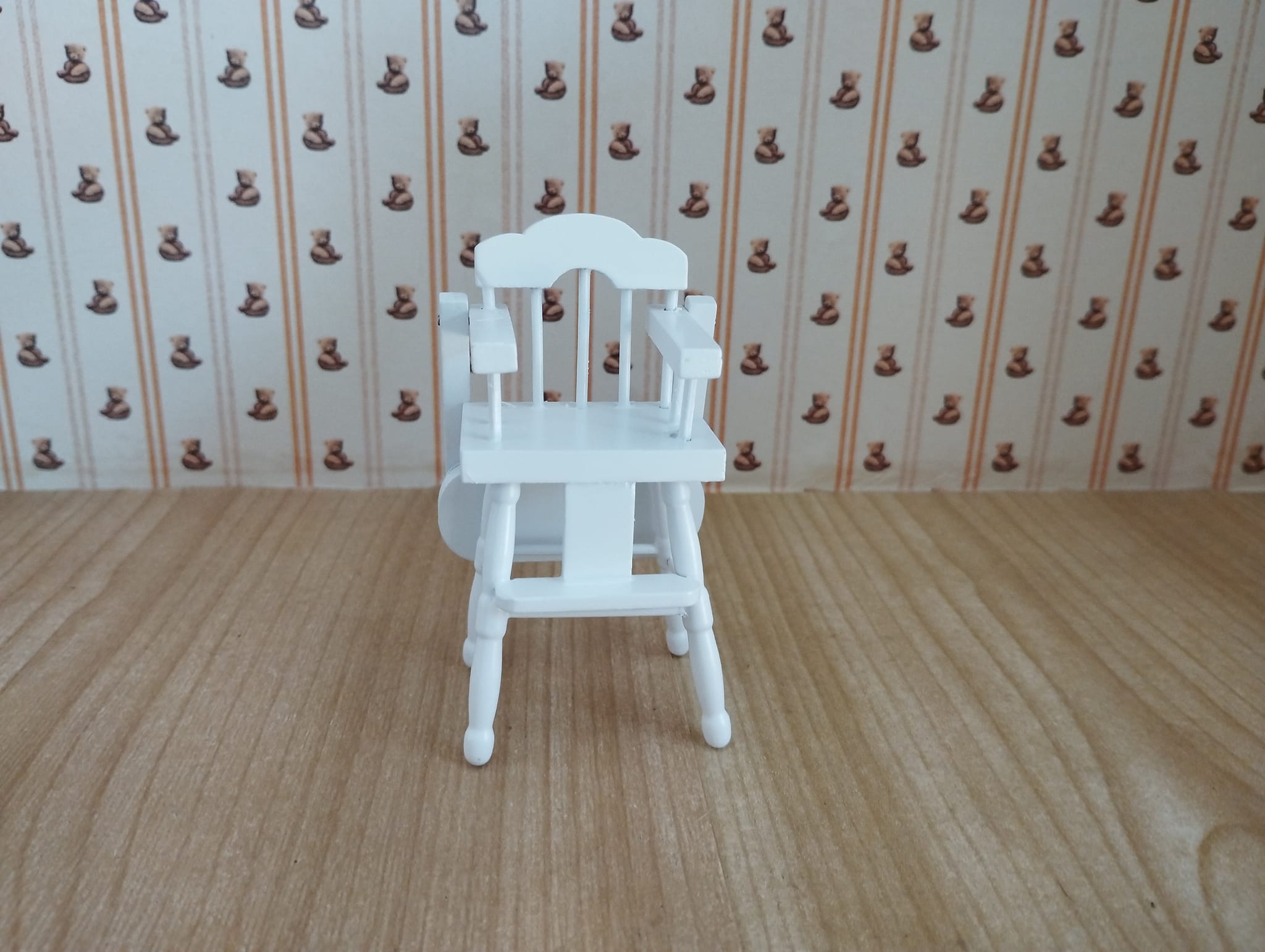 Hochstuhl weiss