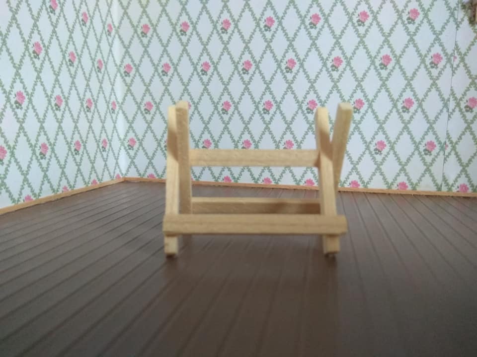 Sägeblock für das Puppenhaus