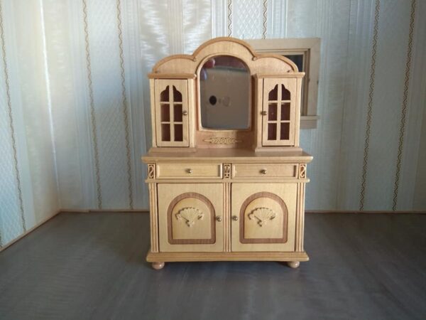 Esszimmerschrank 1:12 für das Puppenhaus von Creal