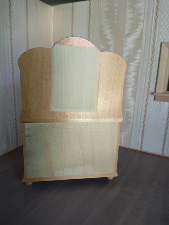 Esszimmerschrank mit Spiegel, Eiche hell 1:12 Rückseite