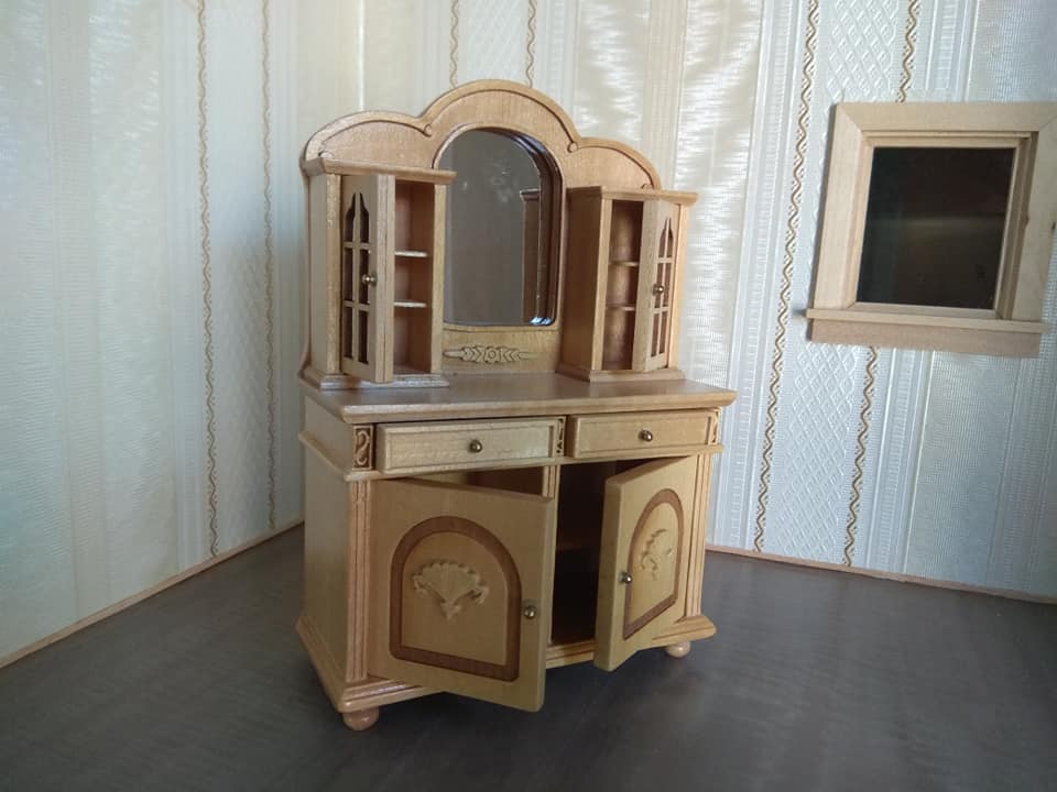 Esszimmerschrank mit Spiegel, Eiche hell 1:12 offen