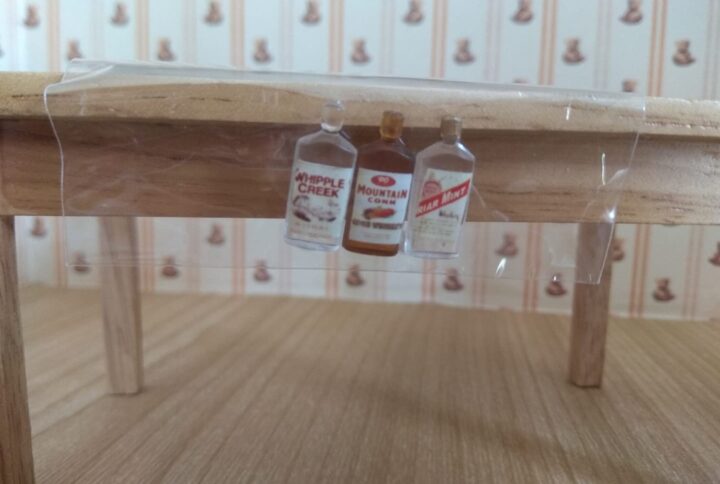 3er Set Rumflaschen für das Puppenhaus