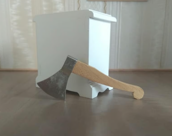 Axt Miniatur für das Puppenhaus