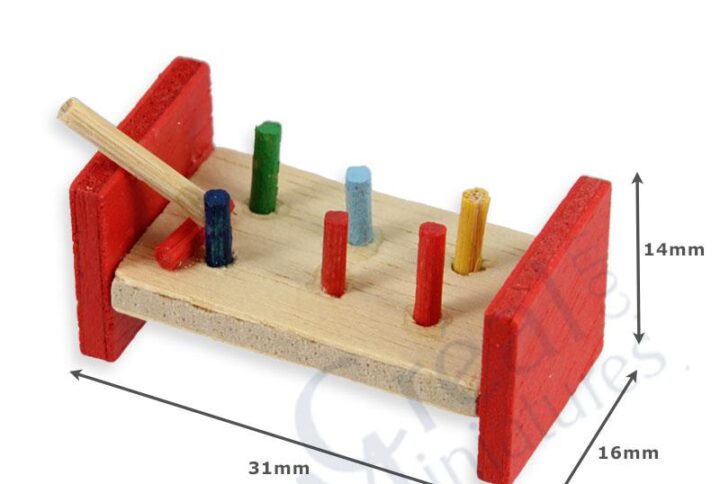 Hämmerchenspiel aus Holz für das Puppenhaus 1:12
