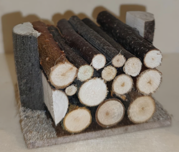 Holzstapel Miniatur für das Puppenhaus