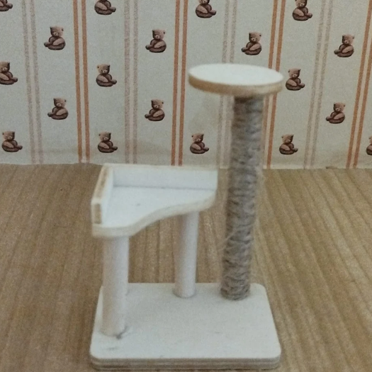 Kratzbaum für das Puppenhaus