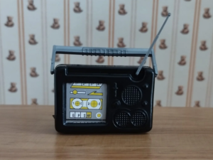 Radio für das Puppenhaus 1:12