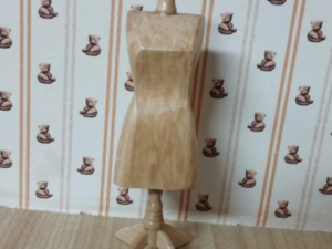 Schneiderpuppe für das Puppenhaus 1:12