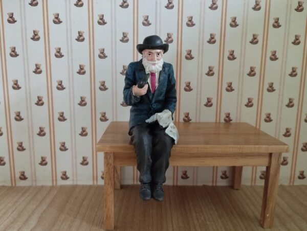 Resinfigur Opa sitzend