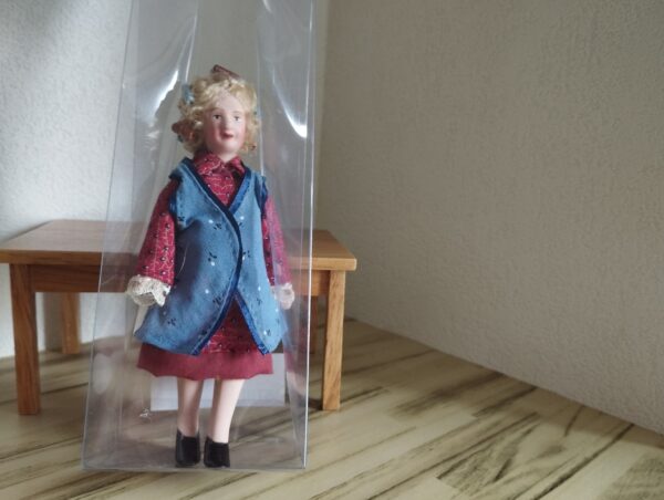 Puppenhauspuppe, Biegepuppe 1:12, Grandma Enid Doll