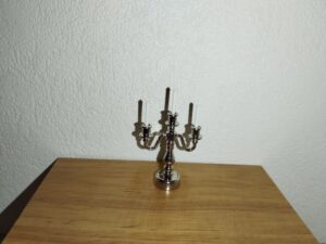 silberner Kerzenständer ohne Funktion, 1:12