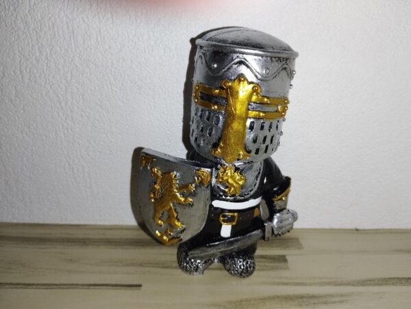 kleiner Ritter mit Schild (B) , Mittelalter, Miniatur