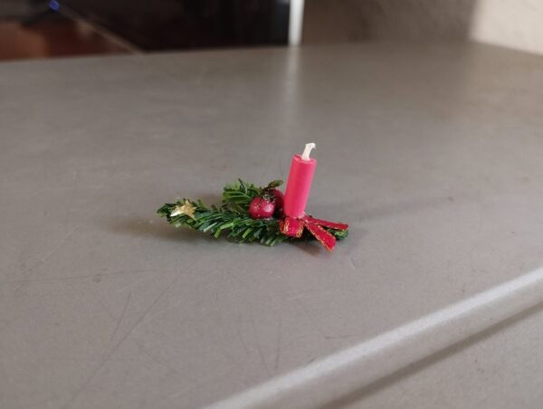 kleines Weihnachtsgesteck mit Kerze (ohne Funktion)